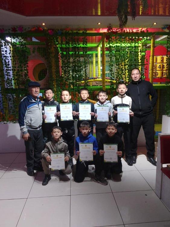 "Шұбар доп" волейбол ойынының аудандық кезеңінде 5-6 сынып ұлдары 1 орын иеленді